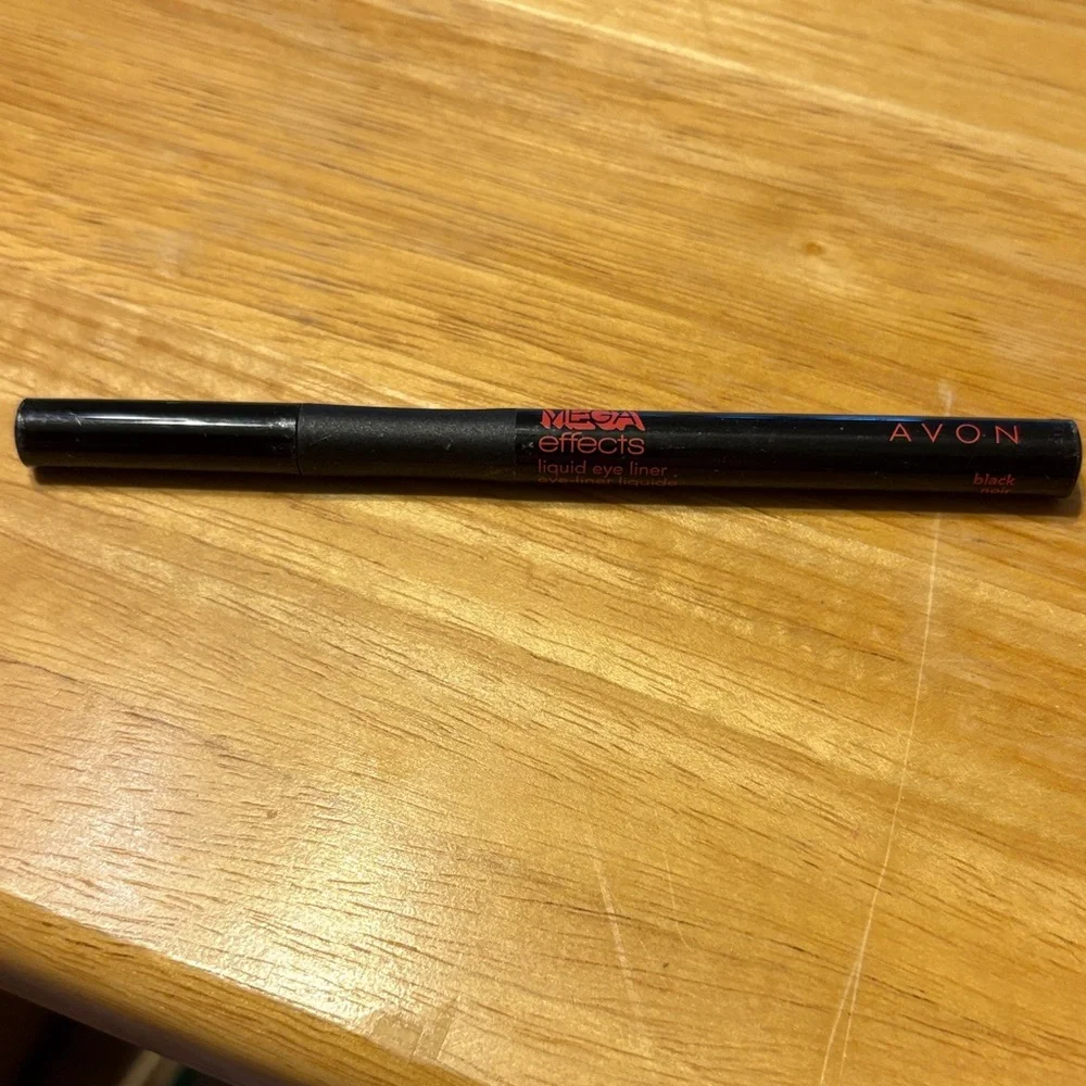 Avon Mega Effects Liquid Eyeliner - Black with Red Accents